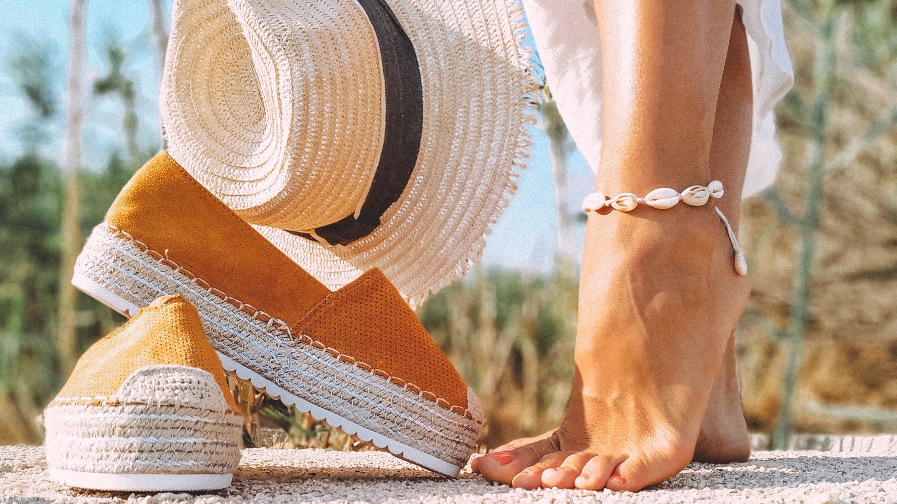 Get that summer glow with these skincare essentials - Pexel image